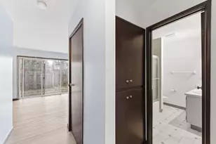 1213 Woodbrook Ct, Columbus, OH 43223 - Photo 1