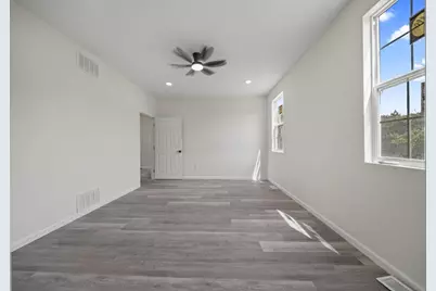 1551 Metcalfe Avenue, Obetz, OH 43207 - Photo 9