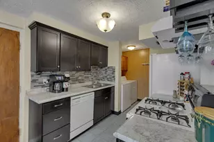 703 Cherry Hollow Rd, Columbus, OH 43228 - Photo 13