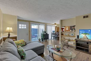 703 Cherry Hollow Rd, Columbus, OH 43228 - Photo 9