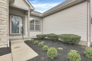 157 Pebble Creek Dr, Pataskala, OH 43062 - Photo 3