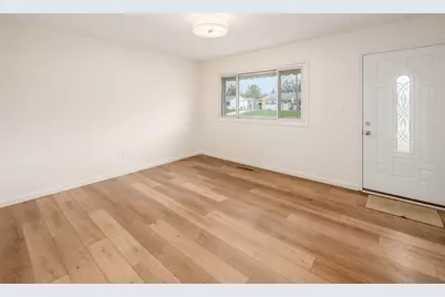 3608 Clearwater Drive, Columbus, OH 43232 - Photo 5