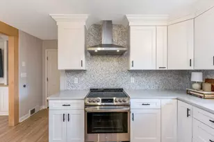 4370 Harborough Rd, Columbus, OH 43220 - Photo 23