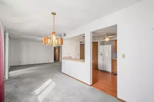 5885 Beechcroft Rd, Columbus, OH 43229 - Photo 9