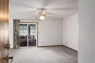 5885 Beechcroft Rd, Columbus, OH 43229 - Photo 3