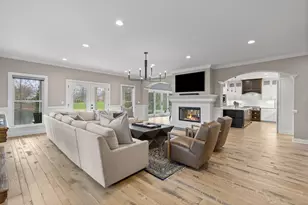 2300 Cove Point Ct, Powell, OH 43065 - Photo 5