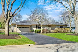 3949 Norbrook Dr, Upper Arlington, OH 43220 - Photo 3