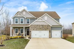 202 Deanscroft Dr, Pickerington, OH 43147 - Photo 1