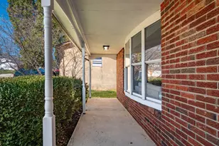 1638 Carrigallen Ln, Columbus, OH 43228 - Photo 5