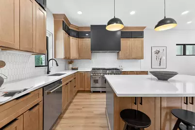 90 N Ohio Avenue, Columbus, OH 43203 - Photo 21