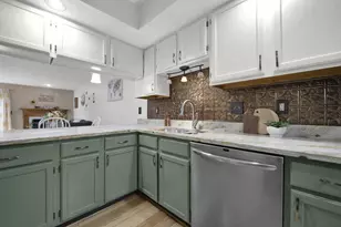 1639 Six Point Ct, Columbus, OH 43085 - Photo 5