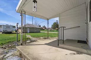 209 S E St, New Holland, OH 43145 - Photo 25