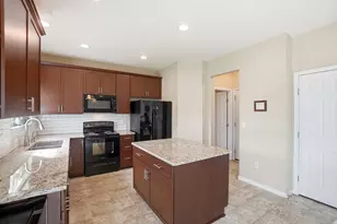 26 Burroughs Dr, Ashville, OH 43103 - Photo 9