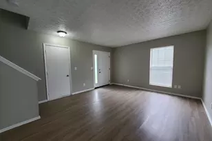 2637 Four Seasons Dr, Columbus, OH 43207 - Photo 7