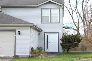 2637 Four Seasons Dr, Columbus, OH 43207 - Photo 5