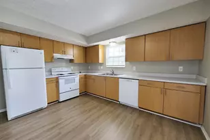 2637 Four Seasons Dr, Columbus, OH 43207 - Photo 11