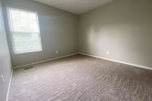 2647 Four Seasons Dr, Columbus, OH 43207 - Photo 17