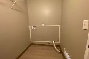 2647 Four Seasons Dr, Columbus, OH 43207 - Photo 9