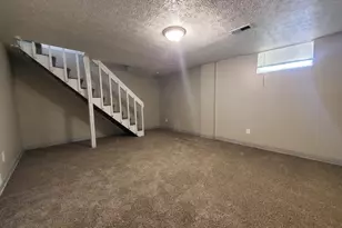 2719 Four Seasons Dr, Columbus, OH 43207 - Photo 11