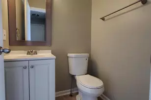 2719 Four Seasons Dr, Columbus, OH 43207 - Photo 7