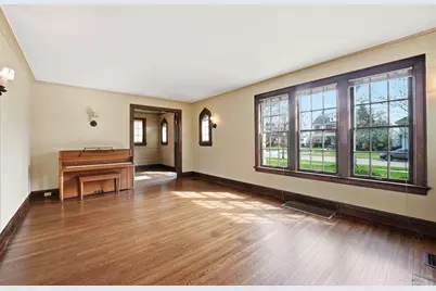 2448 Sherwood Road, Columbus, OH 43209 - Photo 5