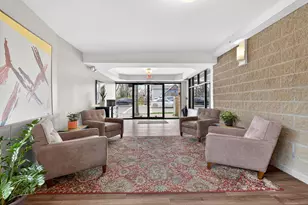 10 E Weber Rd, Columbus, OH 43202 - Photo 23