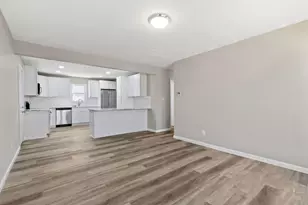 112 N Creekview Ct, Baltimore, OH 43105 - Photo 3