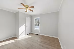 566 E 10th St, Marysville, OH 43040 - Photo 13