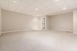 2150 Lane Woods Dr, Columbus, OH 43221 - Photo 39