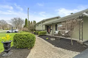 2411 Sheringham Rd, Upper Arlington, OH 43220 - Photo 7