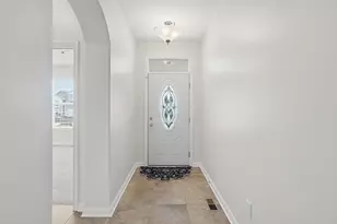 361 Cloverhill Dr, Galloway, OH 43119 - Photo 3