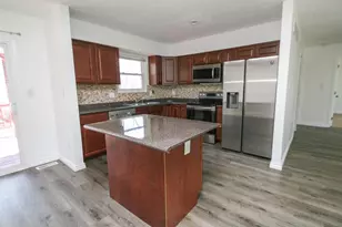 1080 Arapaho Ave, Worthington, OH 43085 - Photo 3