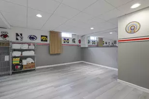 384 Sandburr Dr, Columbus, OH 43230 - Photo 33