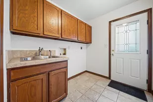 742 Gatehouse Ln, Columbus, OH 43235 - Photo 31