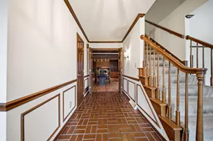 742 Gatehouse Ln, Columbus, OH 43235 - Photo 5