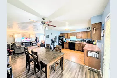 687 W Elm Street, Washington Court House, OH 43160 - Photo 7