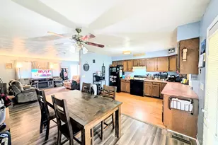 687 W Elm St, Washington Court House, OH 43160 - Photo 7