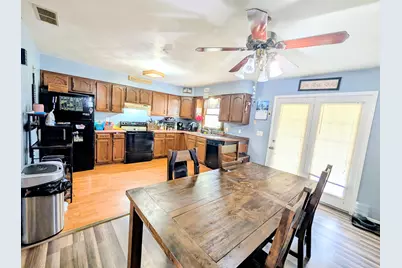 687 W Elm Street, Washington Court House, OH 43160 - Photo 9