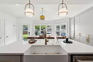 2564 Sherwood Rd, Columbus, OH 43209 - Photo 21