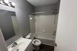 3865 Heatherglen Dr, Columbus, OH 43221 - Photo 11