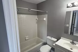 3865 Heatherglen Dr, Columbus, OH 43221 - Photo 15