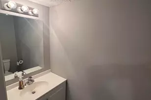 3865 Heatherglen Dr, Columbus, OH 43221 - Photo 9