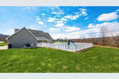 2435 Freedom Lane, Zanesville, OH 43701 - Photo 3