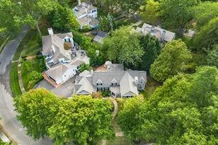 275 Ashbourne Pl, Bexley, OH 43209 - Photo 5
