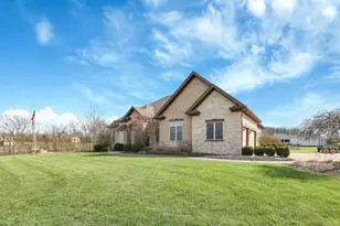 1577 Winding Oak Dr NW, Baltimore, OH 43105 - Photo 3