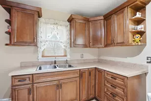 1042 Stewart St, Newark, OH 43055 - Photo 9