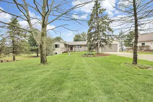 11138 York Rd SW, Baltimore, OH 43105 - Photo 7