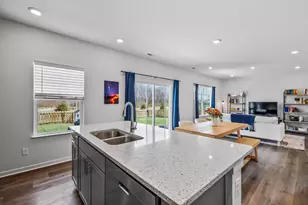 888 Sunny Vale Dr, Delaware, OH 43015 - Photo 9