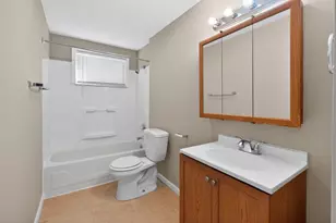 3851 Fairmoor Rd, Columbus, OH 43228 - Photo 17