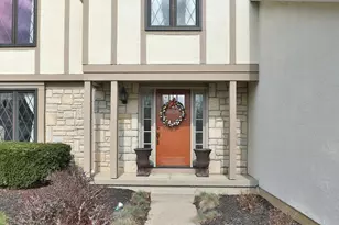 336 Brownsfell Dr, Columbus, OH 43235 - Photo 3